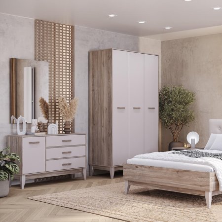 Трёхстворчатые распашные шкафы