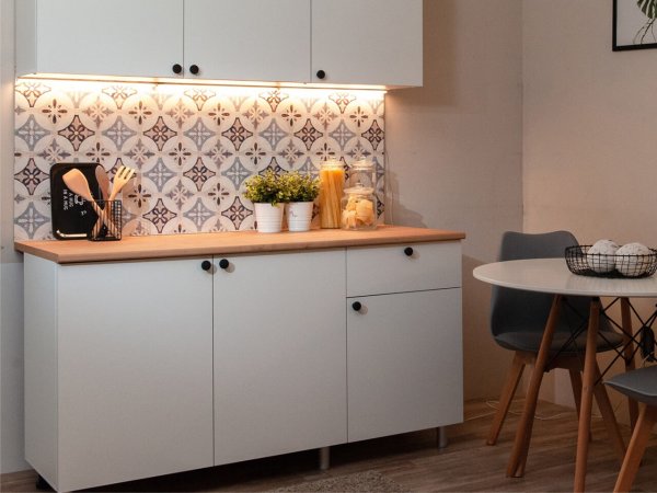 Кухня Ева 1,5м Белый (дуб классический) со столешницей