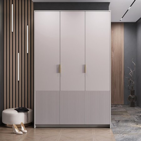 Трёхстворчатые распашные шкафы