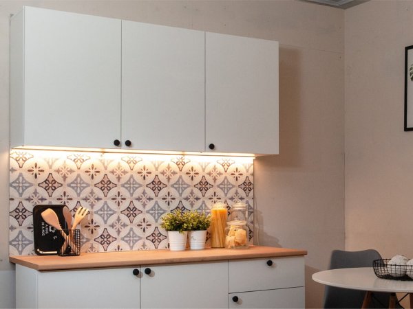 Кухня Ева 1,5м Белый (дуб классический) со столешницей